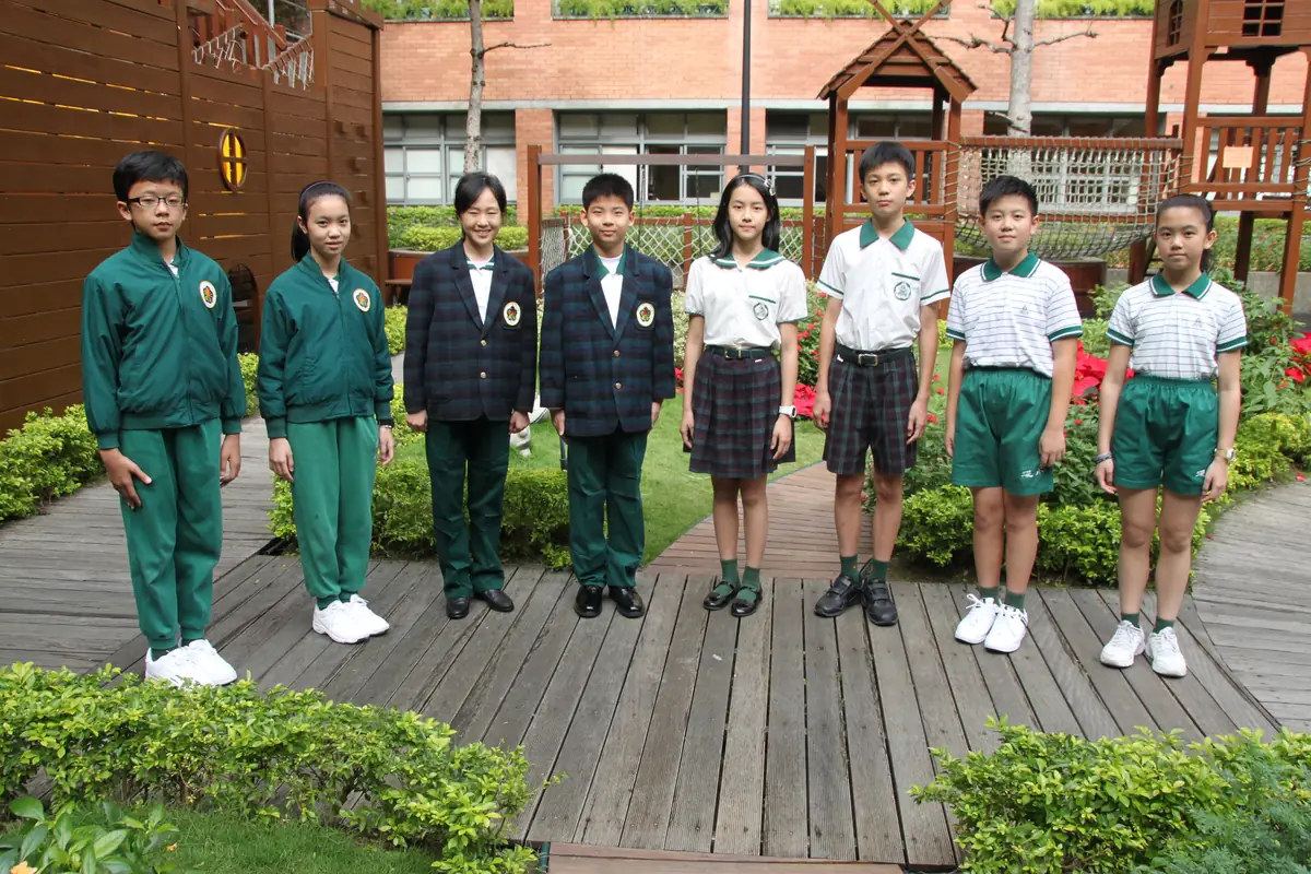 小學校服